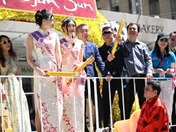 Miss Chinese Beauty Pageant appear at the 5th Asian Pacific Traditional Cultural Parade. Photo by Andy Yuen