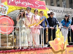 Miss Chinese Beauty Pageant appear at the 5th Asian Pacific Traditional Cultural Parade. Photo by Andy Yuen