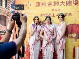Miss Chinese Beauty Pageant appear at the 5th Asian Pacific Traditional Cultural Parade. Photo by Andy Yuen
