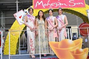 Miss Chinese Beauty Pageant appear at the 5th Asian Pacific Traditional Cultural Parade Photo by Andy Yuen