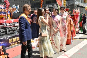 Miss Chinese Beauty Pageant appear at the 5th Asian Pacific Traditional Cultural Parade Photo by Andy Yuen