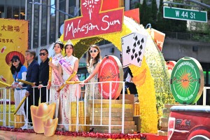 Miss Chinese Beauty Pageant appear at the 5th Asian Pacific Traditional Cultural Parade Photo by Andy Yuen