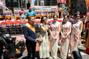 Miss Chinese Beauty Pageant appear at the 5th Asian Pacific Traditional Cultural Parade Photo by Andy Yuen